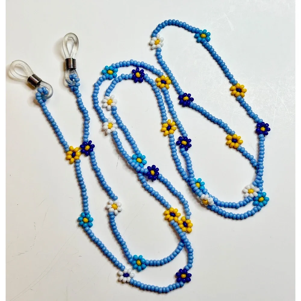 Vintage Daisy Chain Beaded Eye Glass Holder 30 Inch Blue Floral Retainer Cord